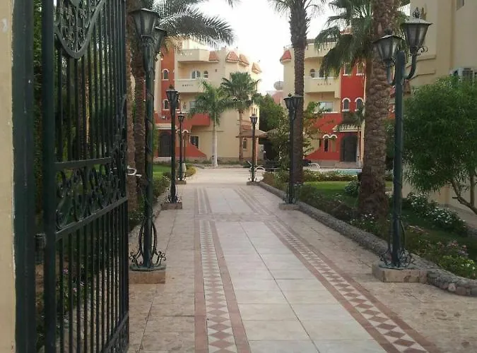 Garden Apartment *