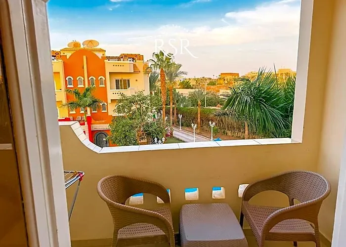 Garden Apartment *